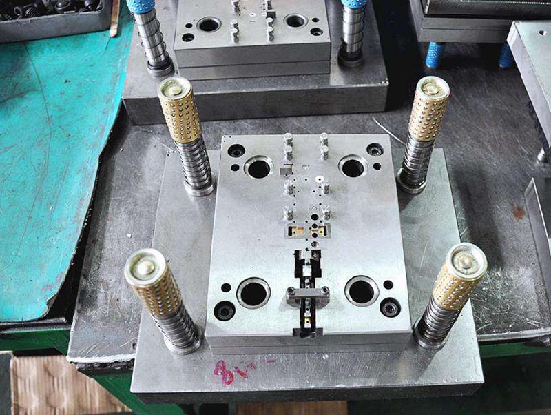 鹤壁模具制造-01