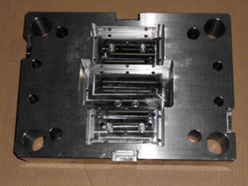 鹤壁精密塑料模-06